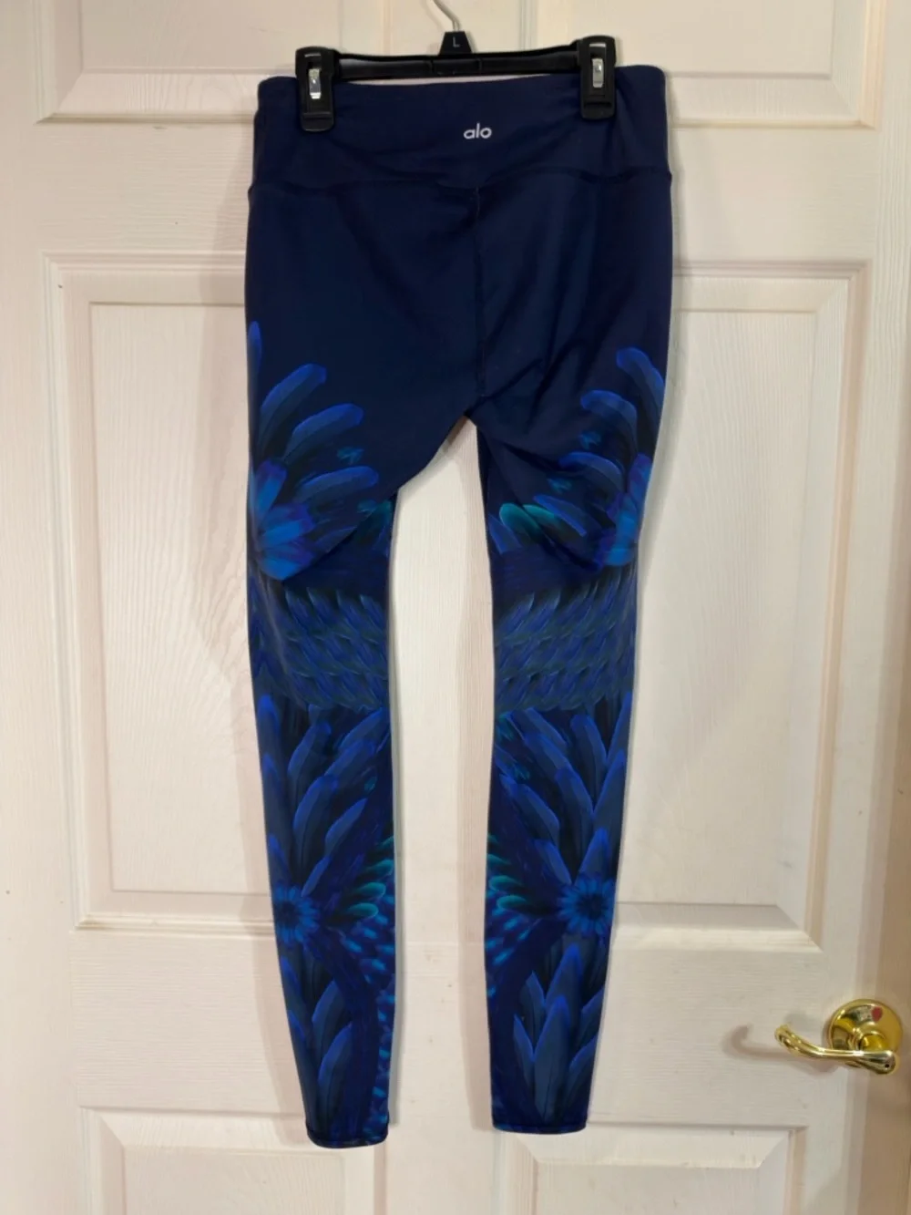 Alo Yoga $130 Goddess Legging Ltd Edition Blue Tail‎ Feathers Blue Sz XS EUC
